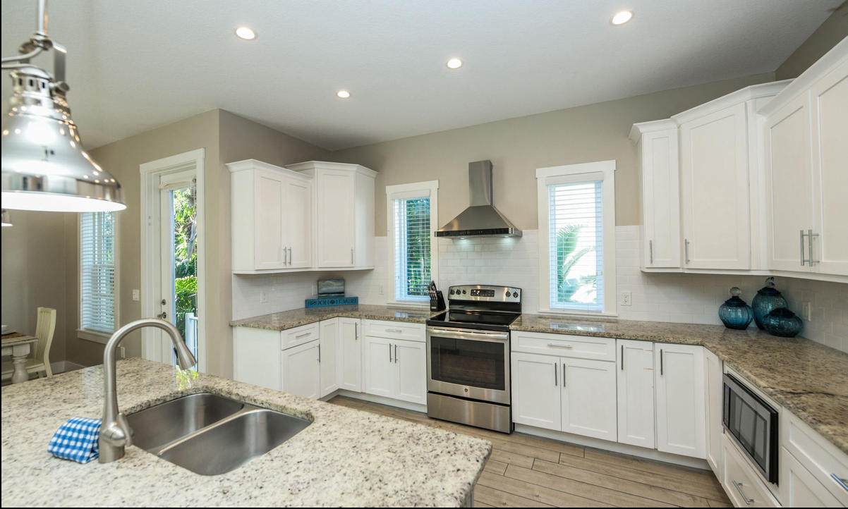 Anna Maria Florida 6 Bedrooms 4 Bathrooms 1 Half Bathroom Diamond Compass Travel Inc 43