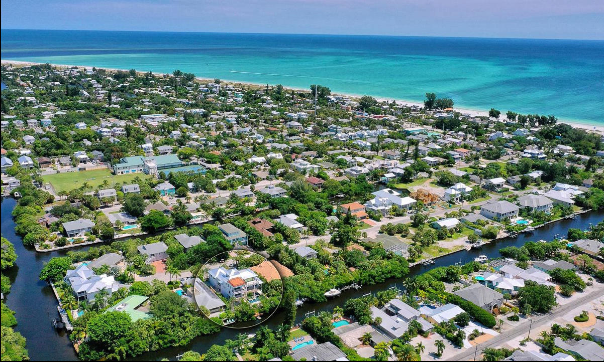 Anna Maria Florida 6 Bedrooms 6 Bathrooms 1 Half Bathrooms Diamond Compass Travel Inc 38