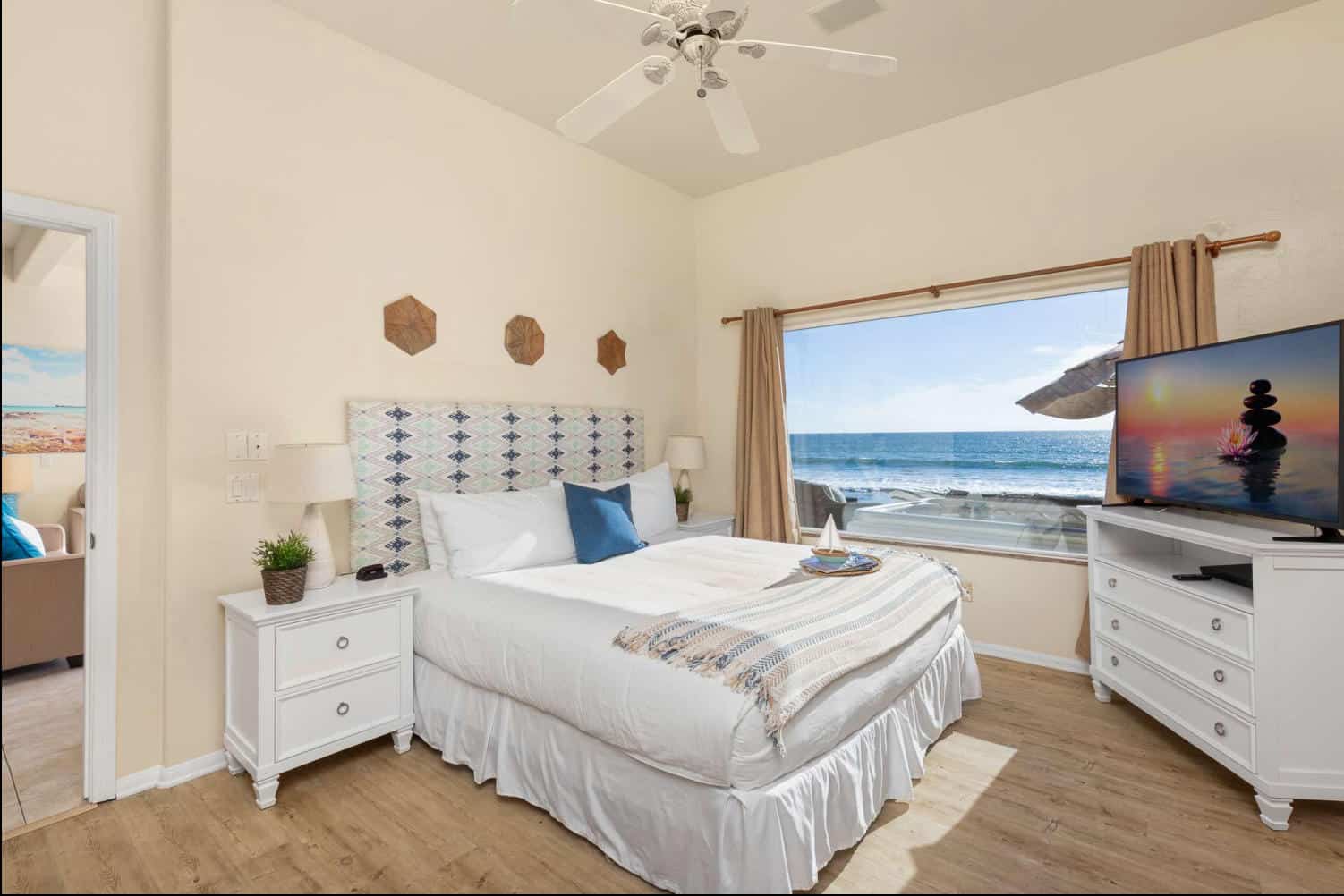 Beach Daze 5 bedroom 4.5 bath Diamond Compass Travel Inc 25 1