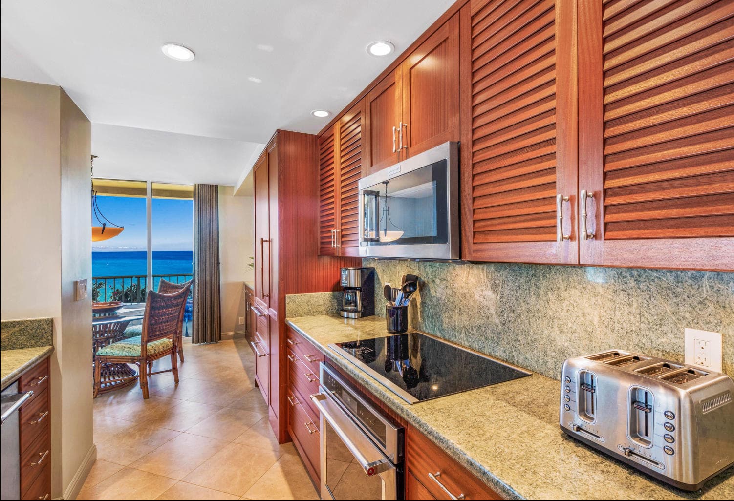 Maui Hawaii 2 Bedrooms Diamond Compass Travel Inc. 10