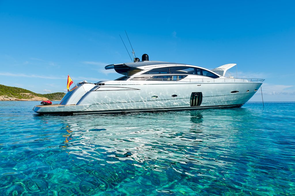 Motor yacht HALLEYHalley13467 Diamond Compass Travel Inc