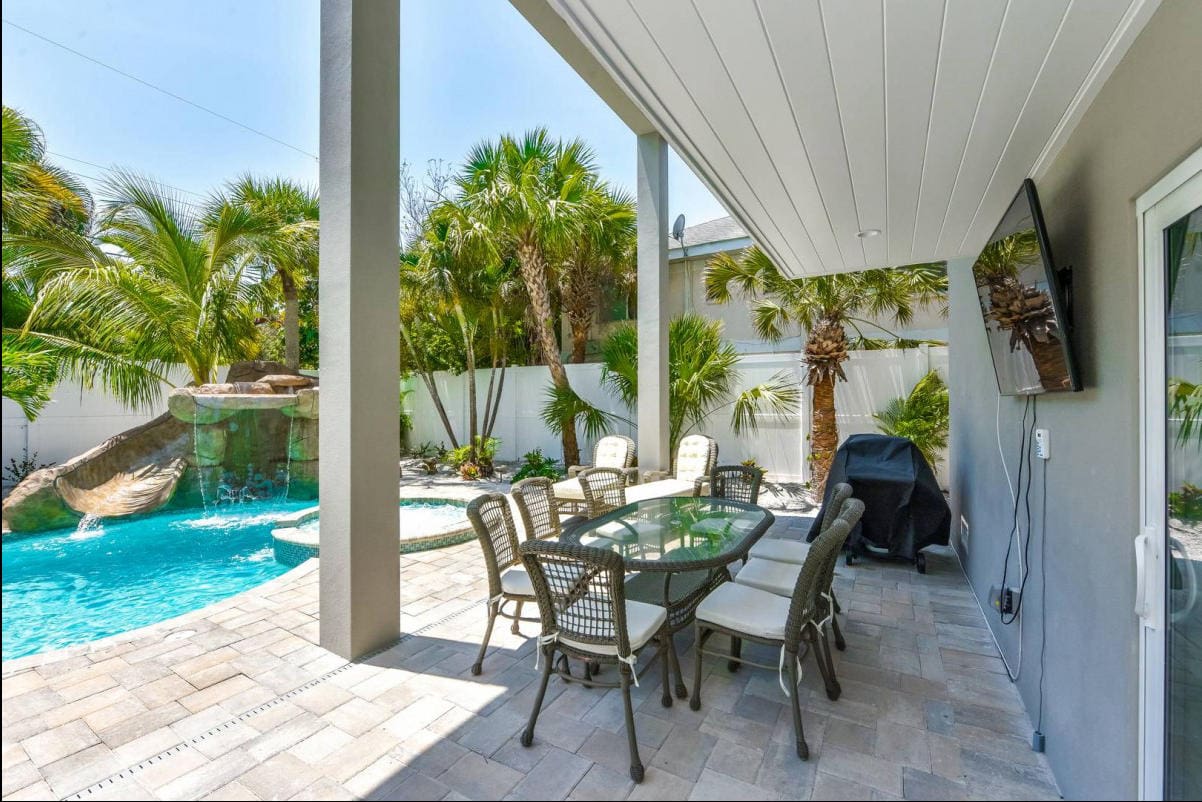 Siesta Key Florida 8 Bedrooms 6.5 Bathrooms Diamond Compass Travel Inc 7