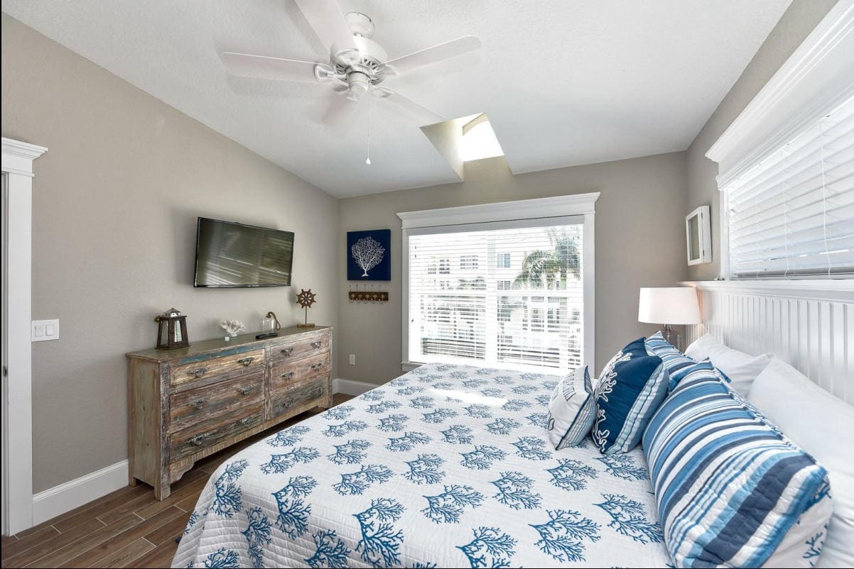 Siesta Key Florida 8 Bedrooms 8.5 Bathrooms Diamond Compass Travel Inc 41 2