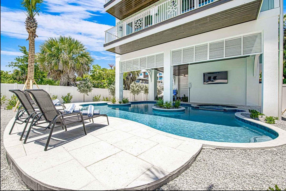 Siesta Key Florida 8 Bedrooms 8.5 Bathrooms Diamond Compass Travel Inc 47