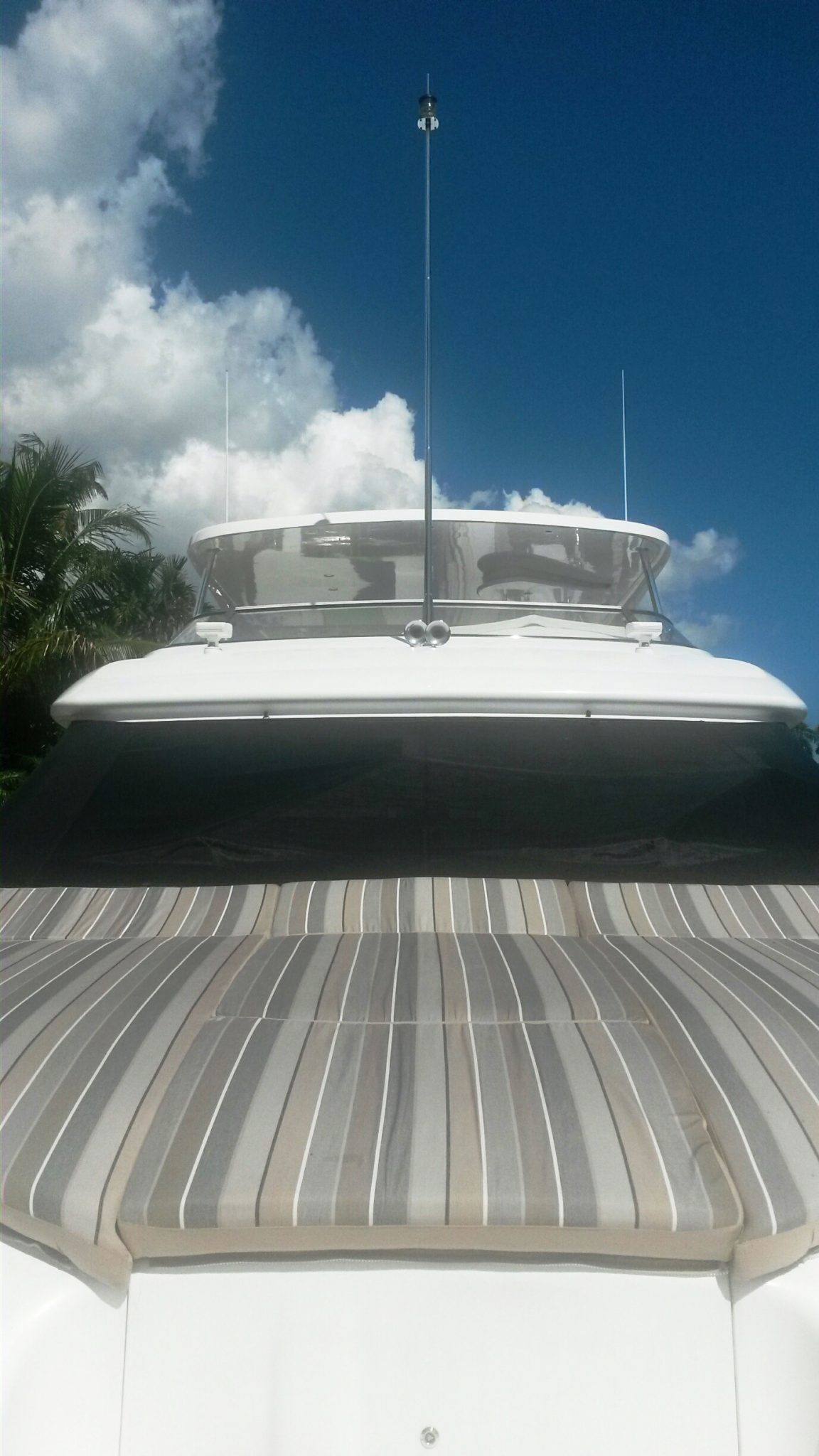Yacht NO COMPLAINTS Foredeck SunpadNo Complaints 9385 Diamond Compass Travel Inc