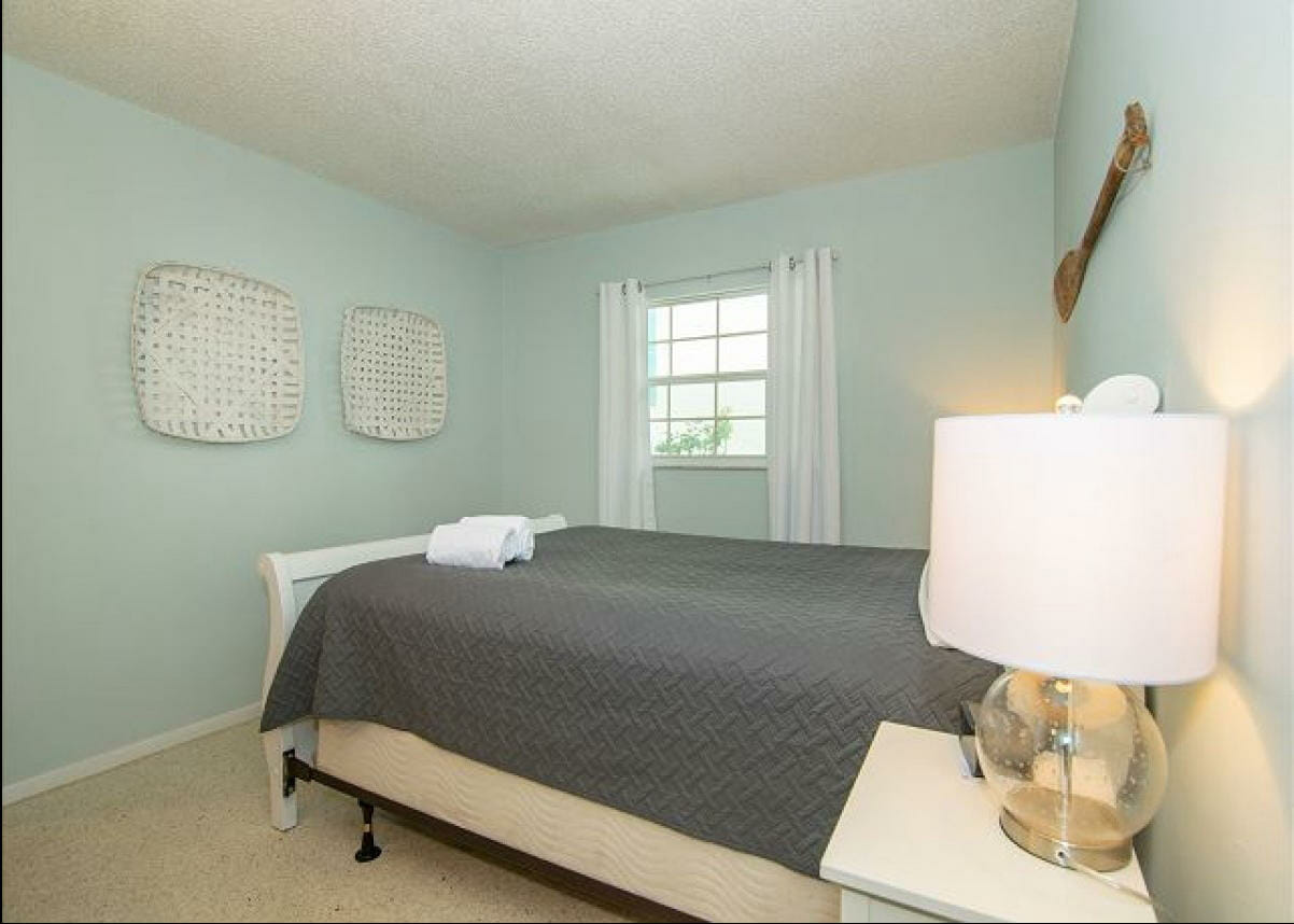 Bradenton Beach Florida 1 Bedroom Diamond Compass Travel Inc 15.jpg