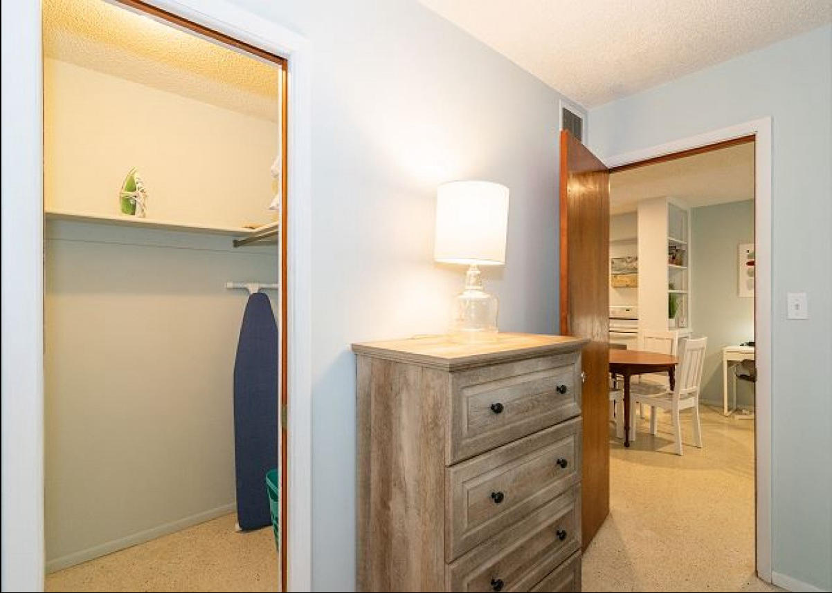 Bradenton Beach Florida 1 Bedroom Diamond Compass Travel Inc 17.jpg