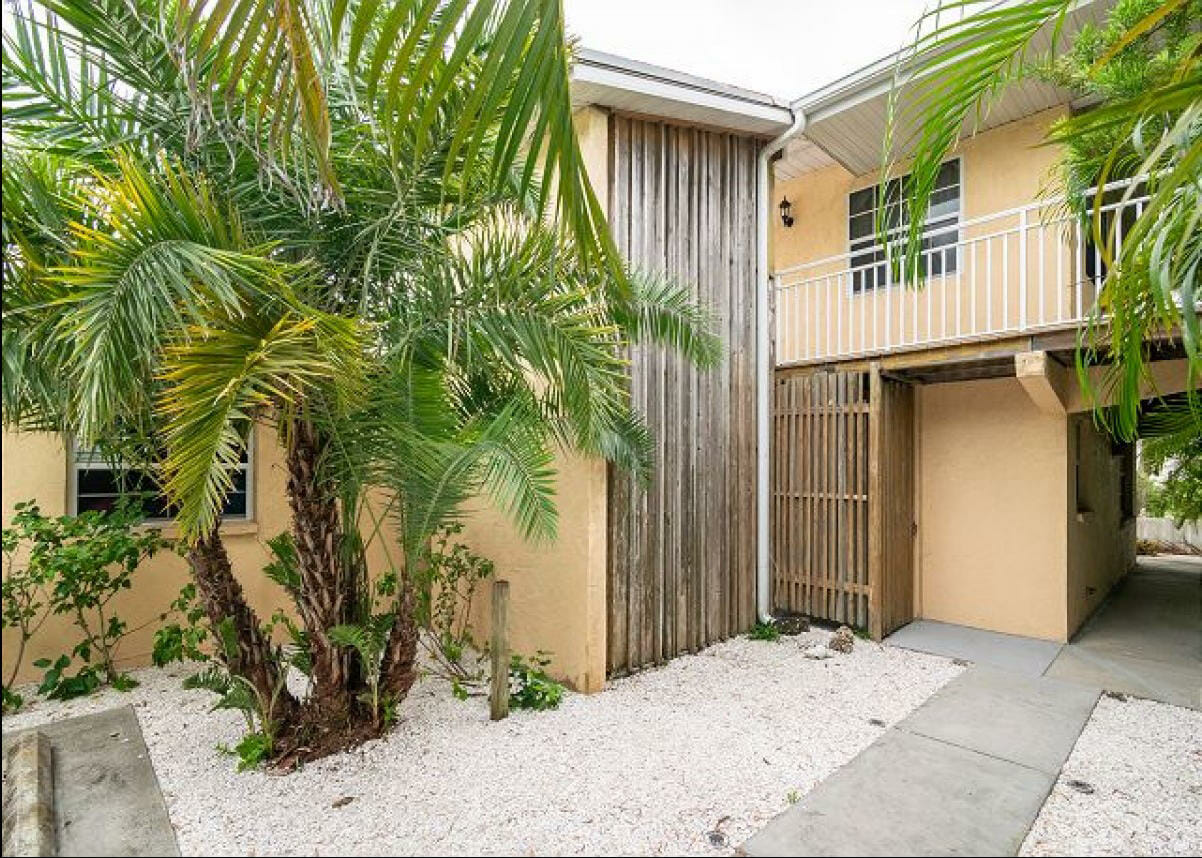 Bradenton Beach Florida 1 Bedroom Diamond Compass Travel Inc 19.jpg