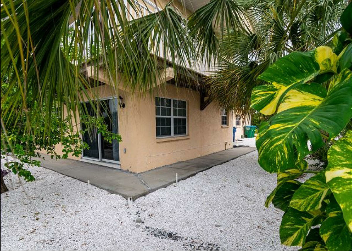 Bradenton Beach Florida 1 Bedroom Diamond Compass Travel Inc 2.jpg