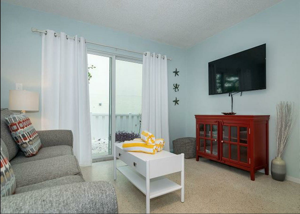 Bradenton Beach Florida 1 Bedroom Diamond Compass Travel Inc 4.jpg