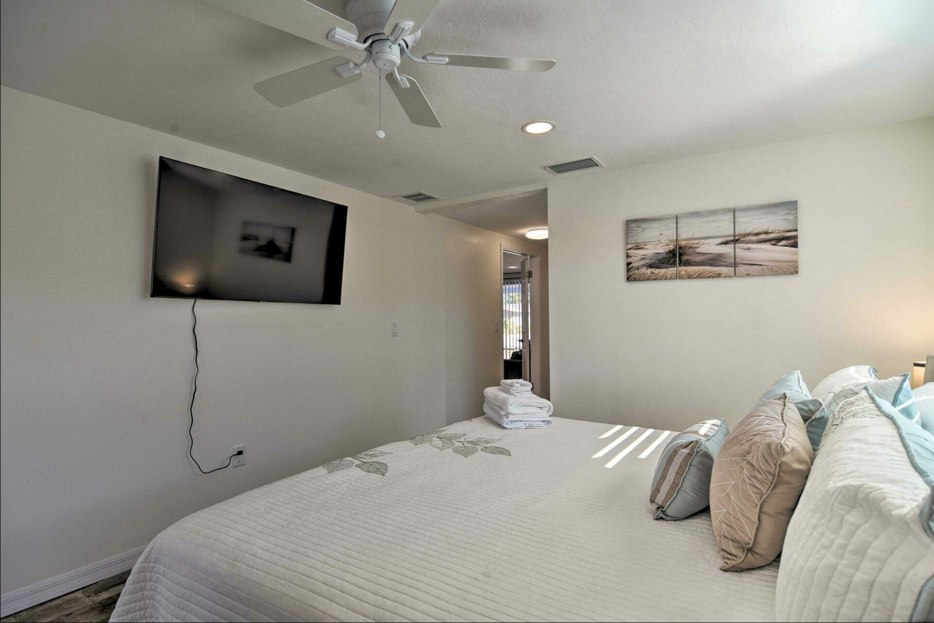 Bradenton Florida 3 Bedroom Diamond Compass Travel Inc 13.jpg