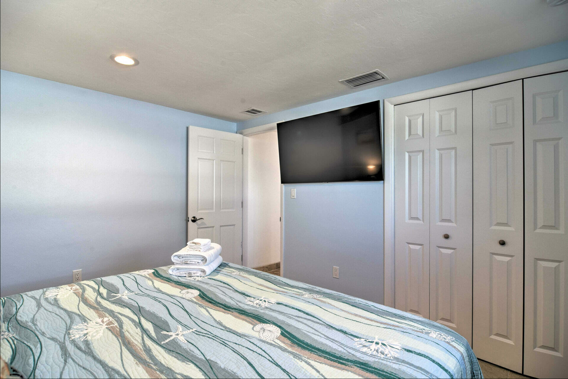 Bradenton Florida 3 Bedroom Diamond Compass Travel Inc 16.jpg