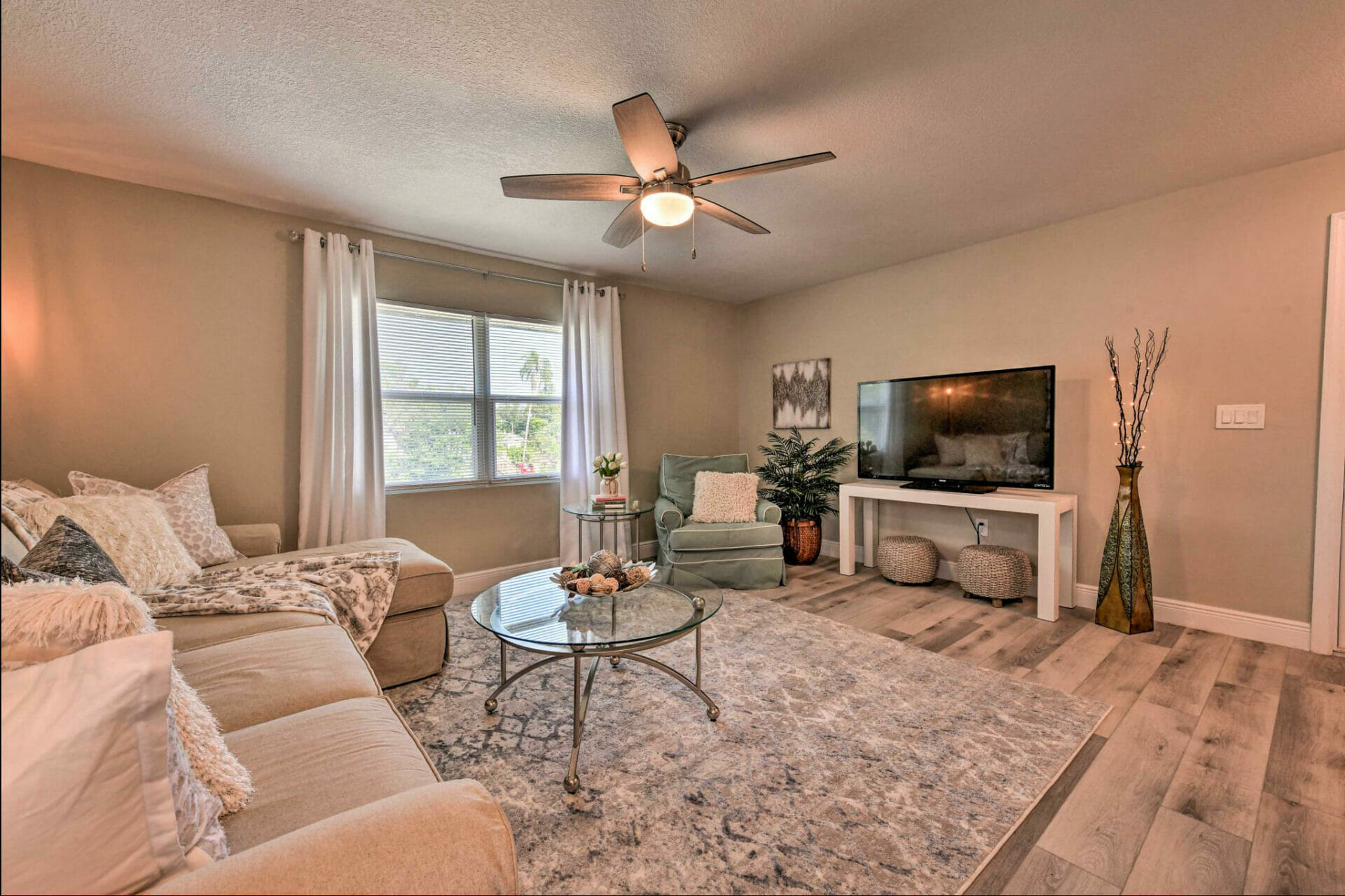 Sarasota 2 Bedroom Diamond Compass Travel Inc 4