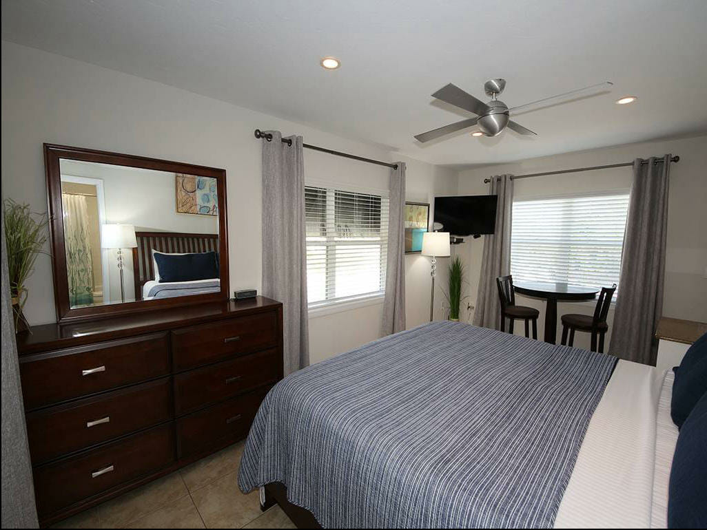 Suits Us 2 bedroom Diamond Compass Travel Inc38