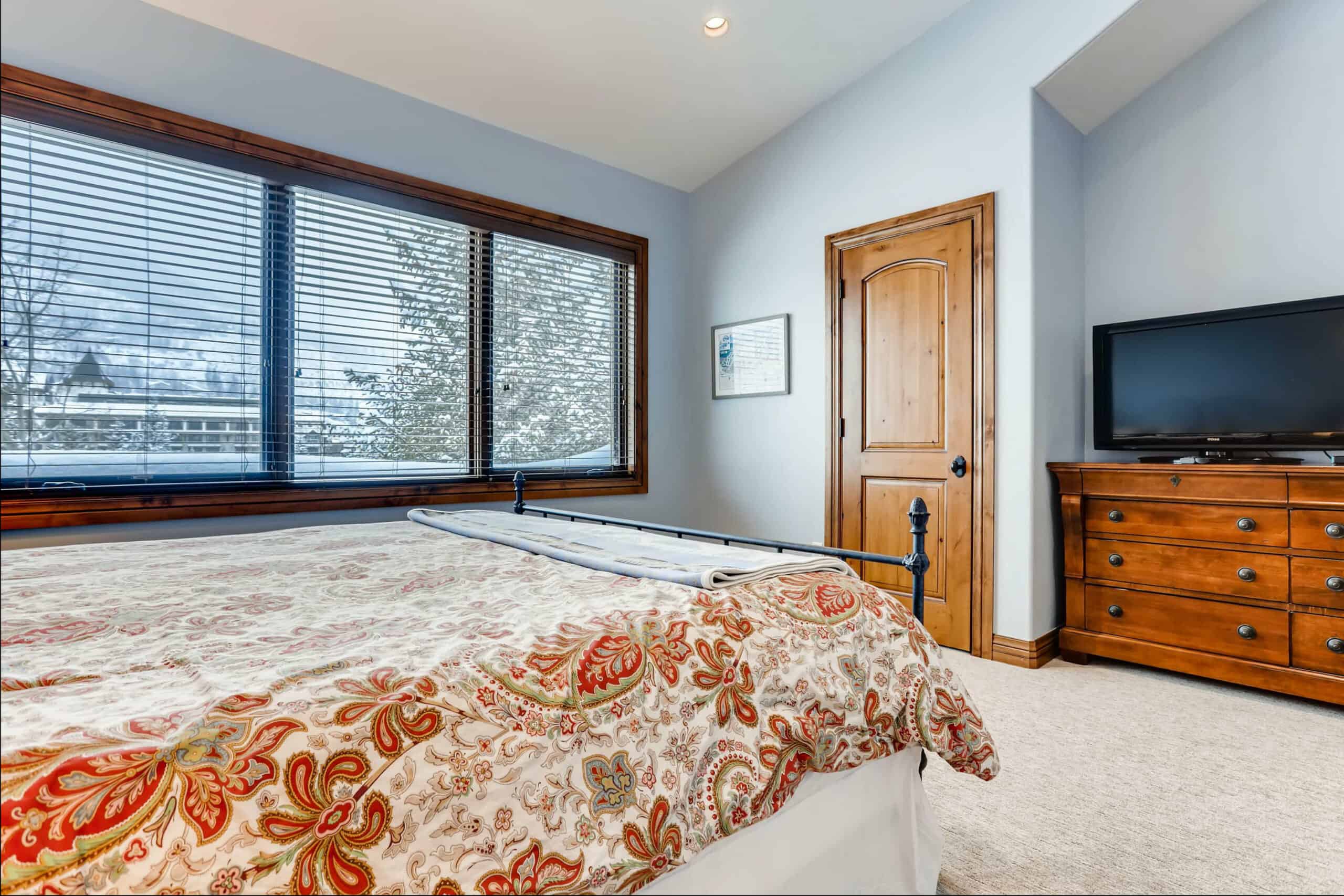 Vail Colorado 5 Bedroom Diamond Compass Travel Inc 31.jpg