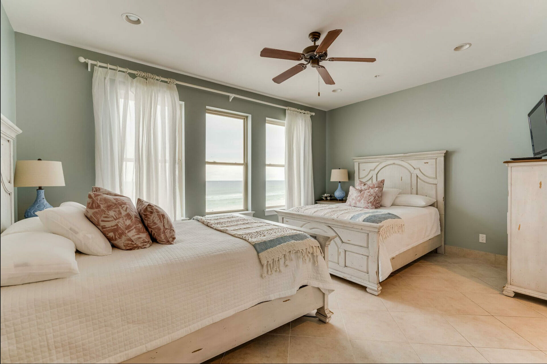 Destin Florida 4 Bedrooms Diamond Compass Travel Inc 27.jpg