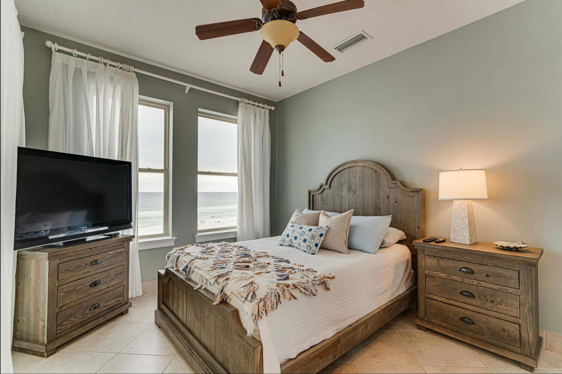 Destin Florida 4 Bedrooms Diamond Compass Travel Inc 5.jpg