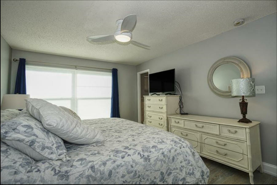 Longboat Key 2 Bedroom Diamond Compass Travel Inc 19.jpg