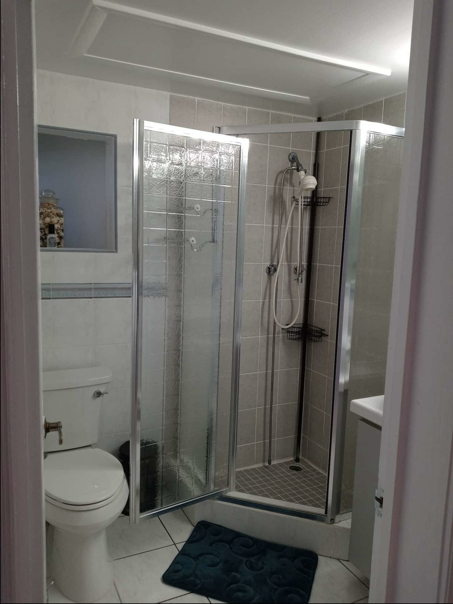 Seaside Sun and fun 2 bedroom Diamond Compass Travel Inc 11