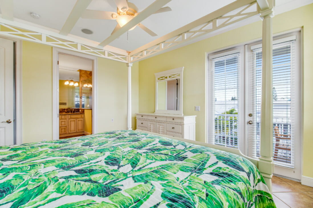 Holmes Beach Florida 6 Bedroom Villa Diamond Compass Travel Inc 40