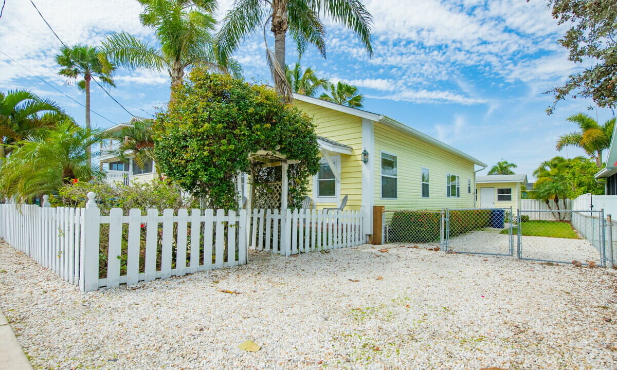 Anna Maria Florida 2 Bedroom Diamond Compass Travel Inc 24 2